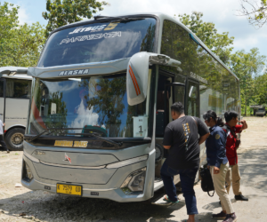 Keuntungan Sewa Bus Pemalang dengan Driver Berpengalaman